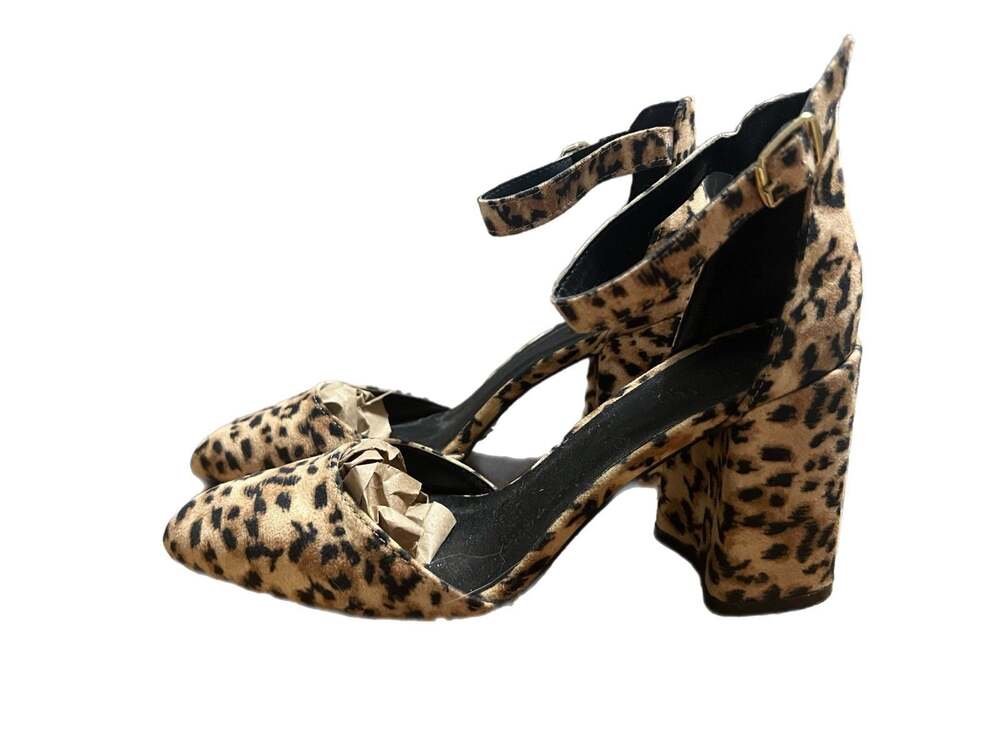 Leopard  print heels  NWT Charlotte Russe faux suede sz 7